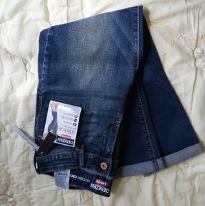 New Cropped Levi Jeans